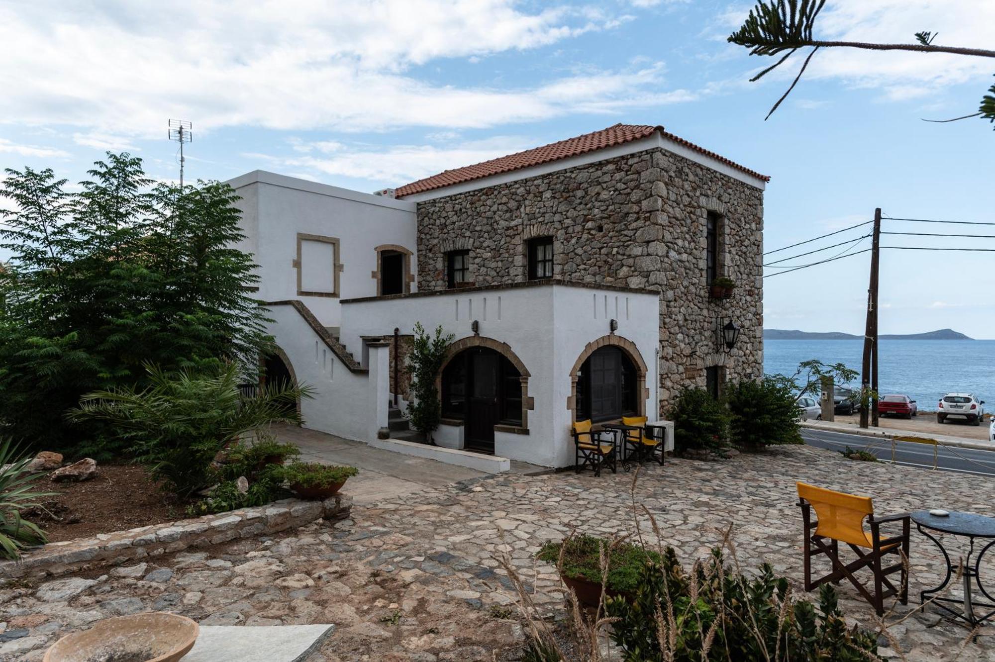 Apartamento Belessi'S Mansion Yefira Exterior foto