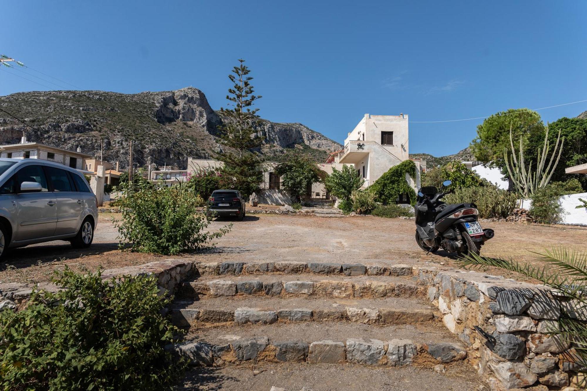Apartamento Belessi'S Mansion Yefira Exterior foto