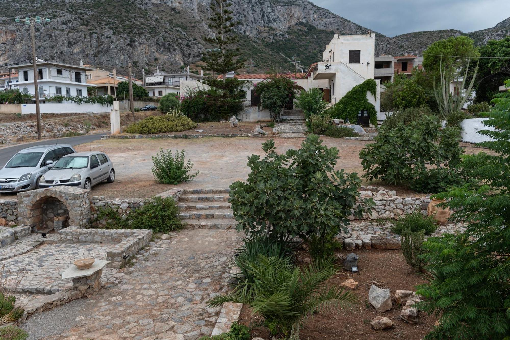 Apartamento Belessi'S Mansion Yefira Exterior foto