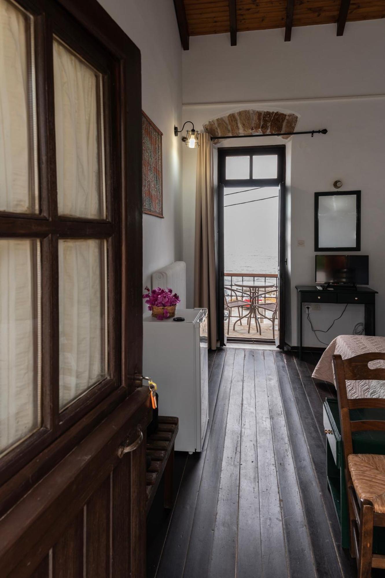 Apartamento Belessi'S Mansion Yefira Exterior foto