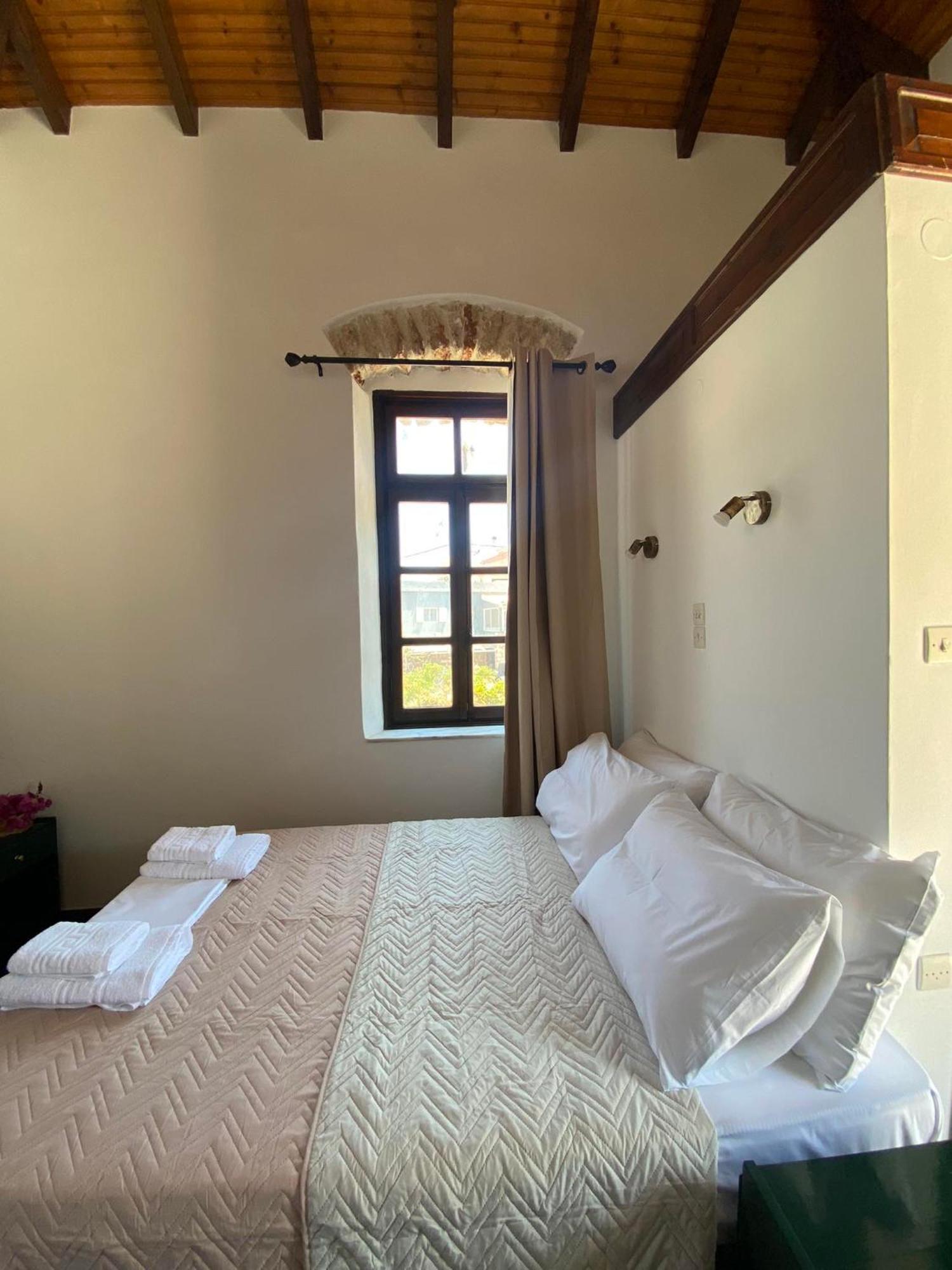 Apartamento Belessi'S Mansion Yefira Exterior foto