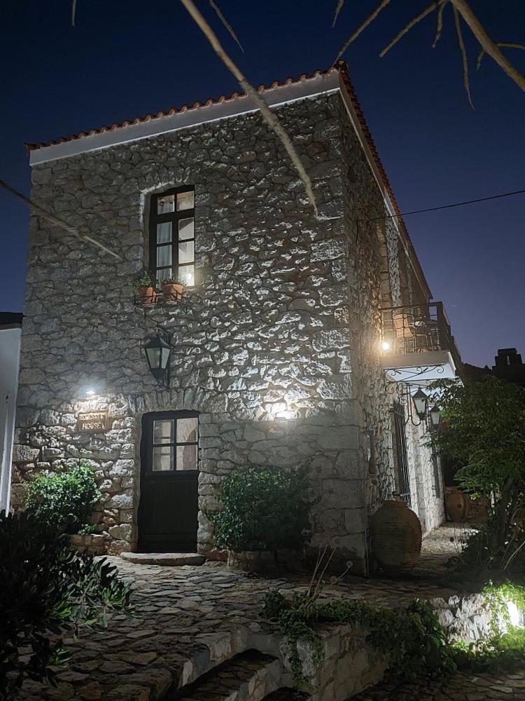Apartamento Belessi'S Mansion Yefira Exterior foto